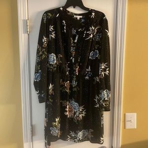 Button too black floral dress